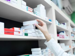 Provincia de Buenos Aires adelanta fondos y regulariza la venta de medicamentos