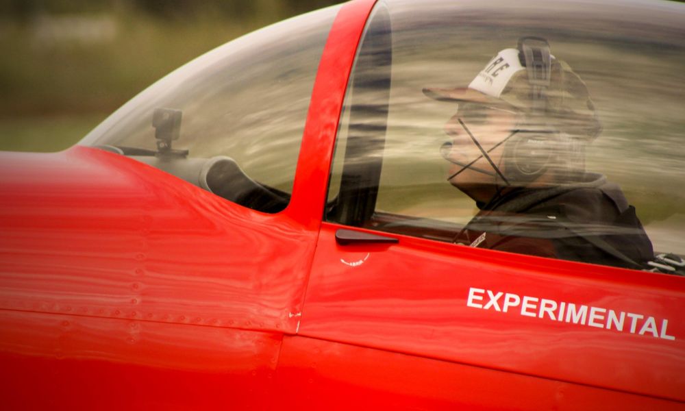 Entrenamiento de pilotos de acrobacia en Aeroclub Pergamino