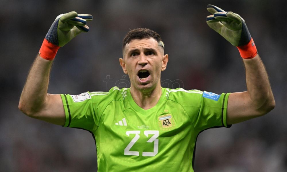 Emiliano Dibu Martínez