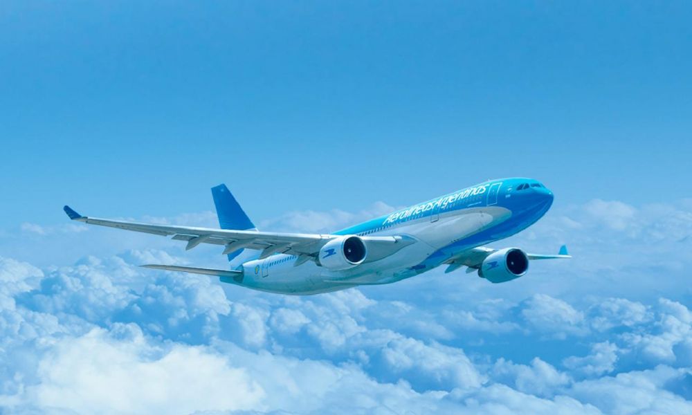 Milei anuncia decreto para privatizar Aerolíneas Argentinas