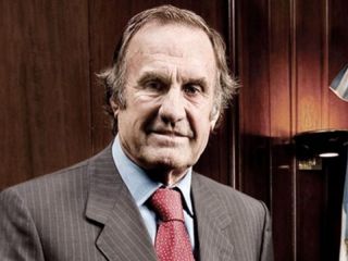 Muri el senador Reutemann, exgobernador de Santa Fe e dolo del automovilismo