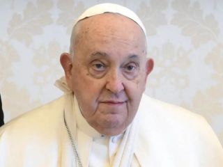El Papa Francisco se recupera tras su crisis respiratoria y mantiene agenda restringida