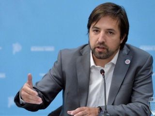 La provincia no cobrar atencin mdica a extranjeros