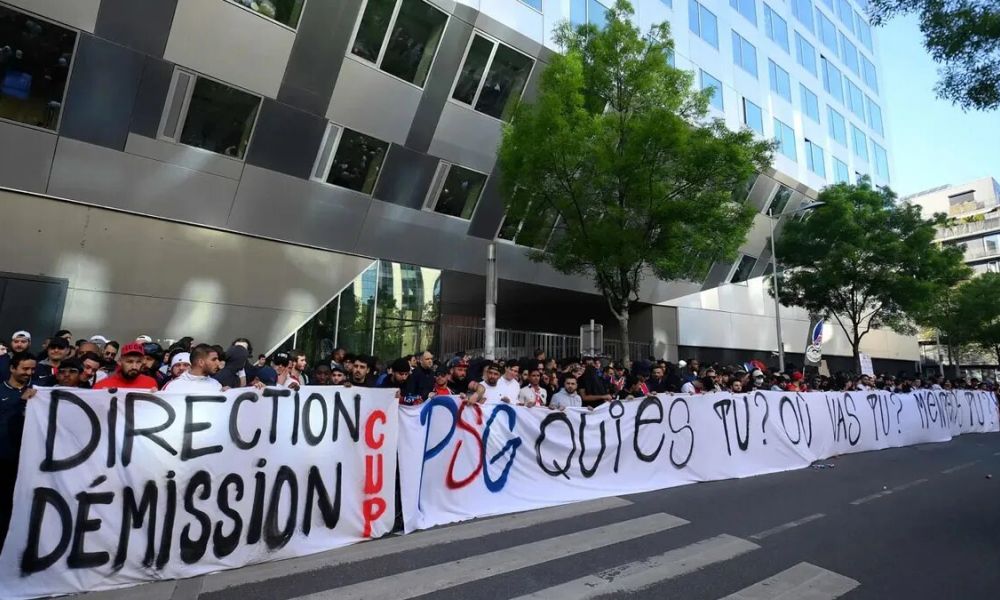 Hinchas del PSG insultaron a Messi