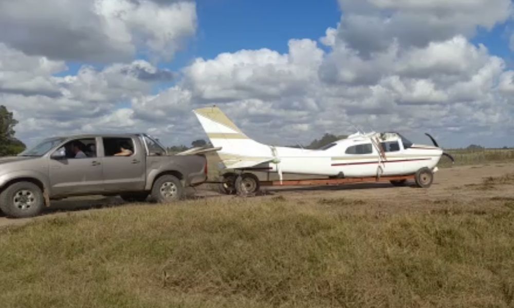Trasladan el avión narco caído y abandonado en El Socorro