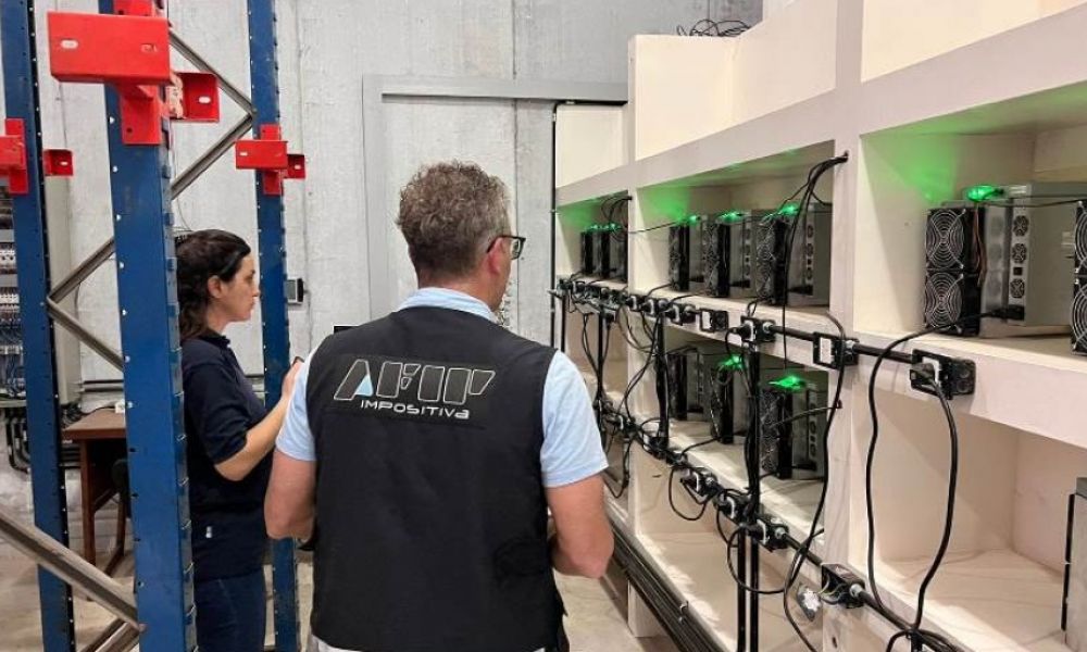 Granja clandestina de criptomonedas