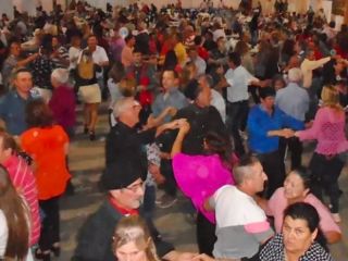 Entre R�os: El municipio habilit� una fiesta con m�s de 500 adultos mayores en un sal�n cerrado