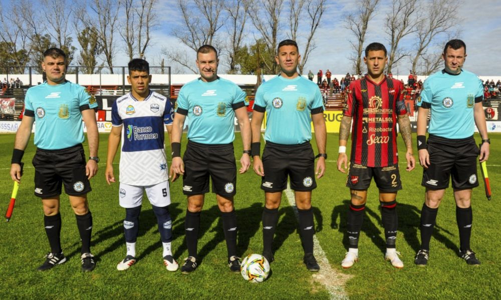 Douglas cayó otra vez y Aranda, al borde de la salida