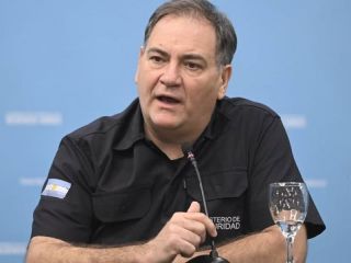 Investigan un posible sobreprecio millonario en un simulador de helicóptero