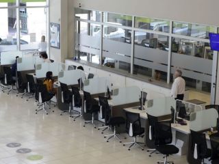 Provincia: quienes atiendan al pblico sin estar vacunados harn un anlisis PCR cada semana