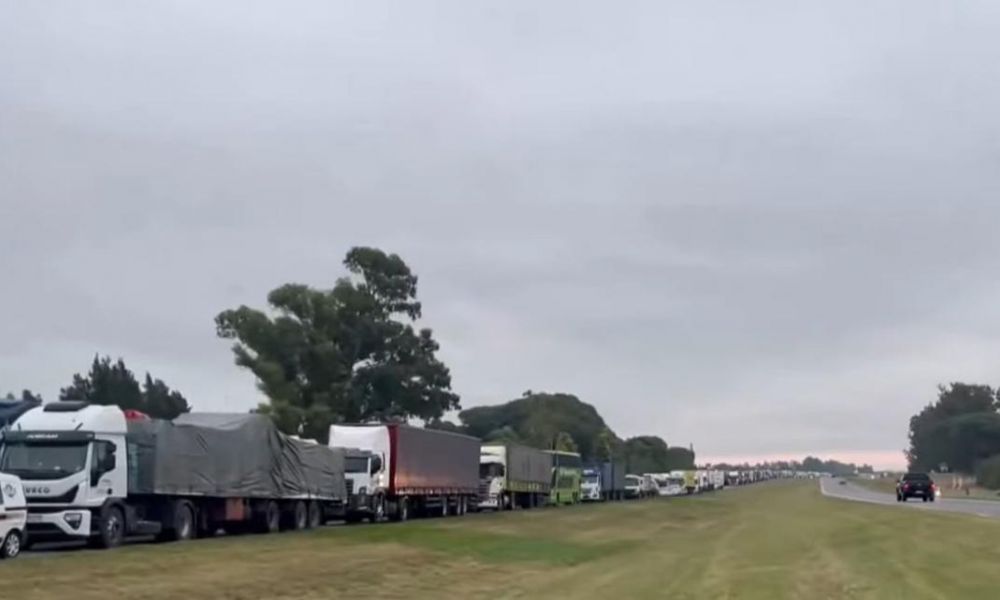 Choque en cadena entre seis camiones