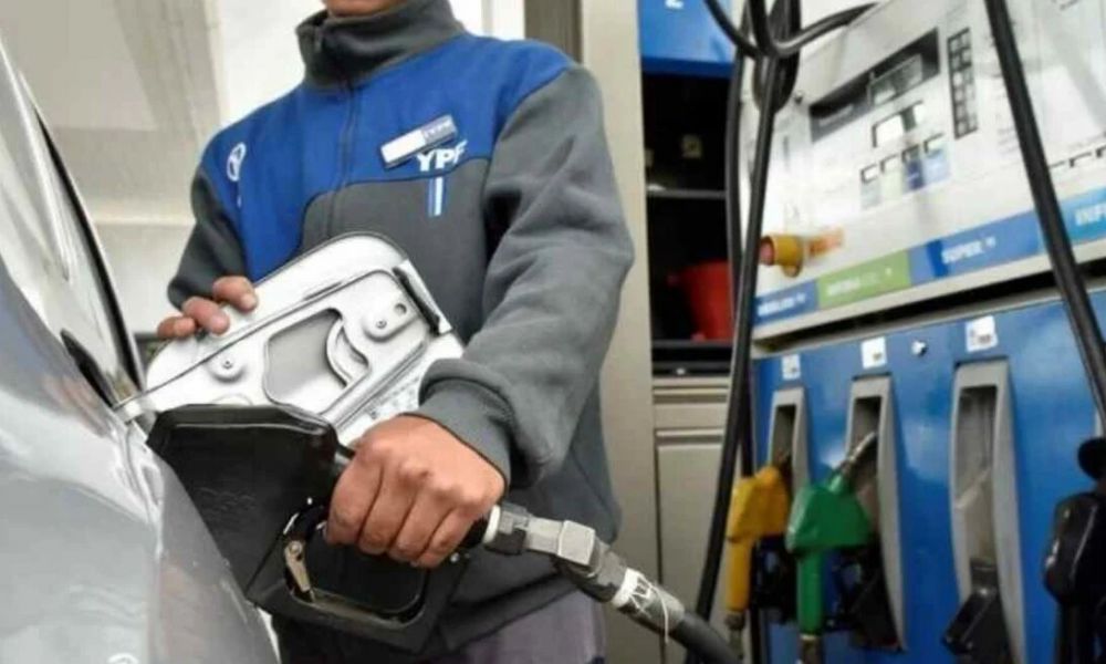 El gobierno aplaza aumentos en servicios y combustibles