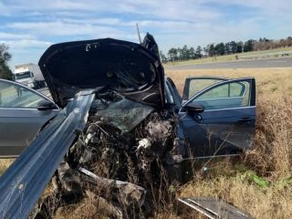 Accidente en Ruta 8: Matrimonio pergaminense despista y choca contra guardarral