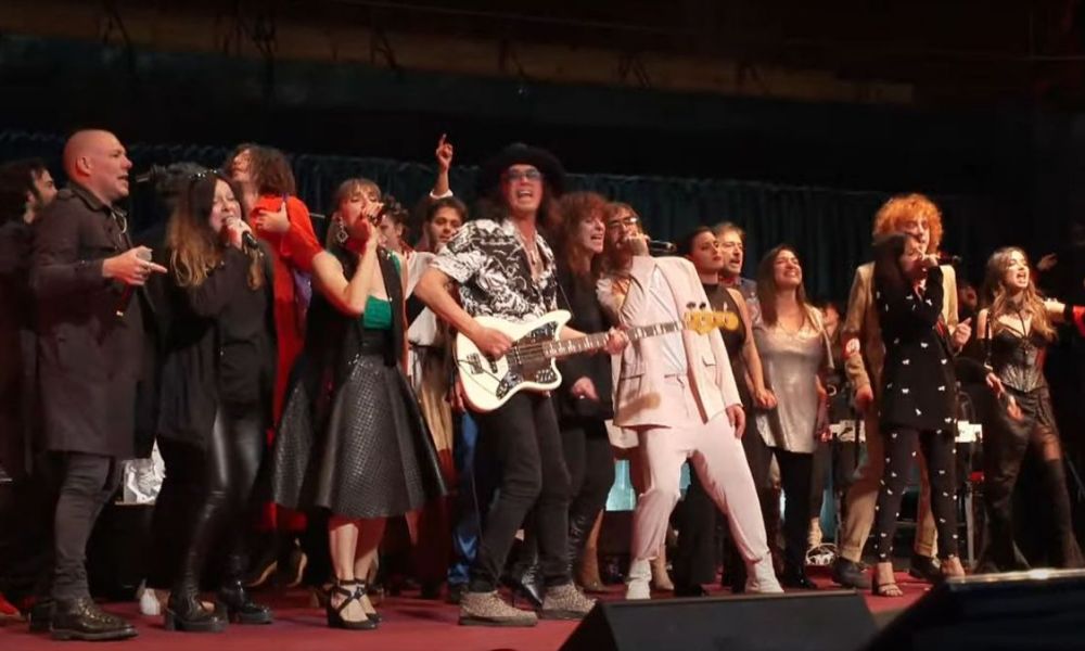 Cierre del concierto homenaje a Charly