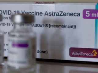 AstraZeneca reconoce un efecto secundario «raro» en su vacuna contra el Covid-19 ¿De qué se trata?