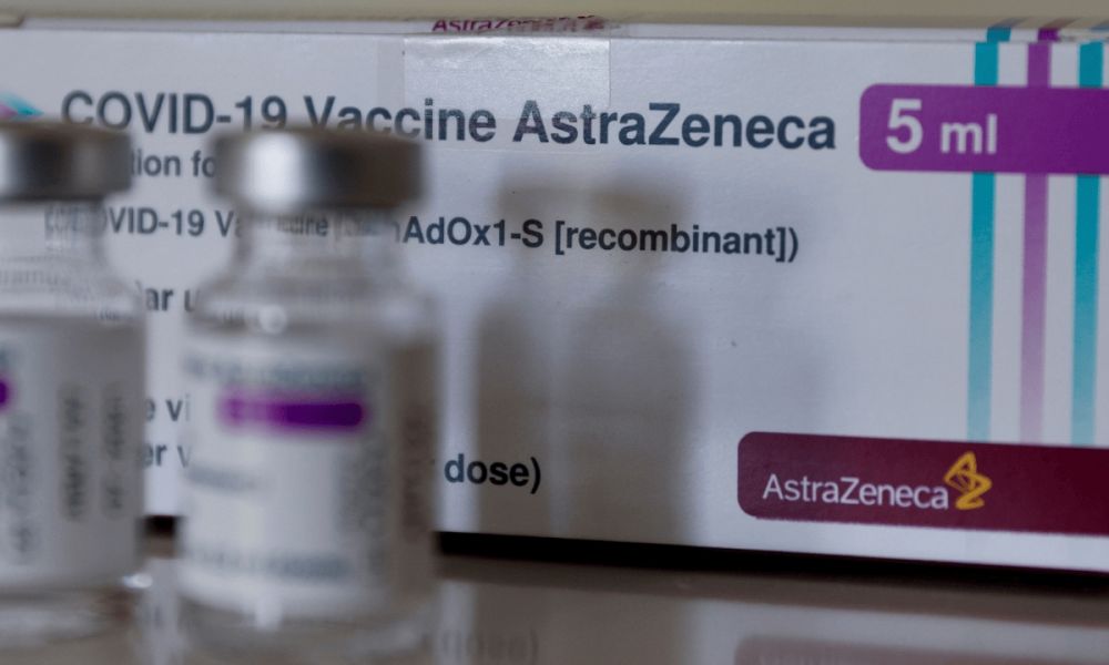 AstraZeneca reconoce un efecto secundario en su vacuna