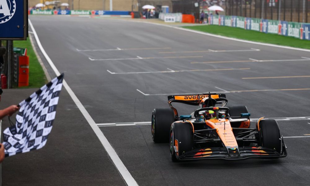 Piastri brilla en China y lidera el 1-2 de McLaren