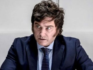 Milei redobla su ofensiva contra la prensa: Cuestiona la libertad del sistema de medios en Argentina