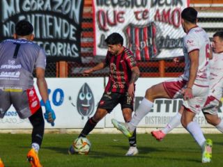 Douglas Haig perdió pero sigue líder y clasificado en la Zona 3