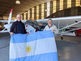 Histrico vuelo!: Dos pergaminenses detrs del primer avin elctrico del pas