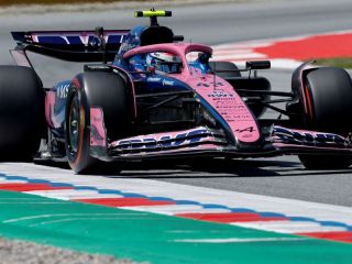 Franco Colapinto superó otra vez a Gasly, pero Alpine sufrió un duro revés en Barcelona