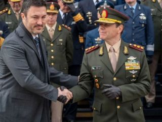 El Gobierno habilita a militares en actividad a cumplir funciones civiles en Defensa