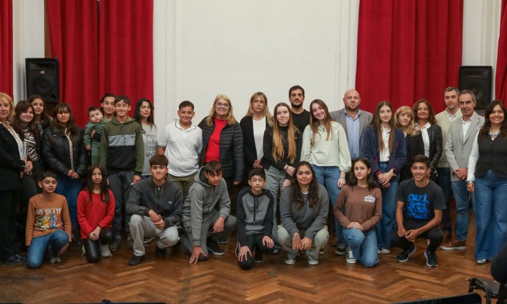 Se entregaron 110 becas estudiantiles