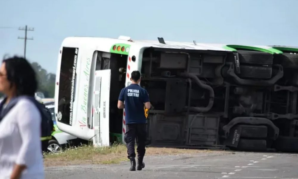 Vuelco de micro a Villa Gesell deja 15 heridos
