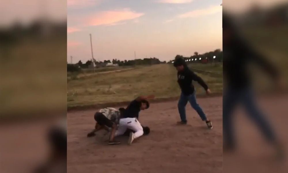 Brutal ataque contra un adolescente