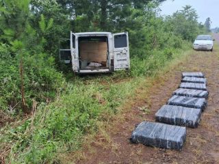 Misiones: Intentó escapar saltando de un furgón en movimiento y fue detenido con casi 190 kilos de marihuana