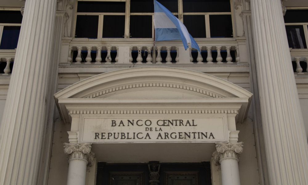 El Banco Central devalúa la moneda oficial 