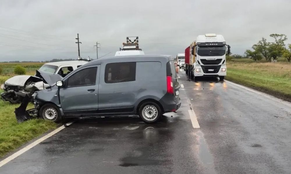 Choque en Ruta 8 bajo tormenta: Seis heridos