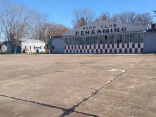 La pista del Aer�dromo en mantenimiento