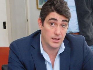 Capit�n Sarmiento: el intendente elimin� 98 tasas municipales