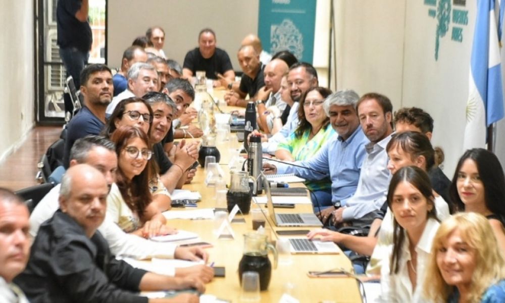 Acuerdan suba salarial del 10% para estatales