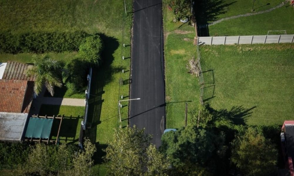 Pavimentaron calle clave en el barrio Aeroclub