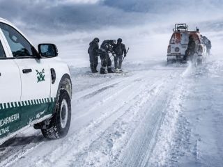 Rescataron con vida a cuatro mineros tras pasar más de tres noches atrapados por un histórico temporal de nieve