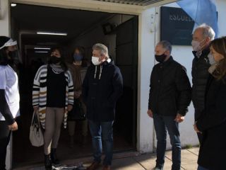 Pergamino: El intendente recorri las obras de la EPB No. 52 realizadas con el Fondo Educativo