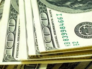 Dlar en baja: El mercado celebra y la divisa cierra a $1.385