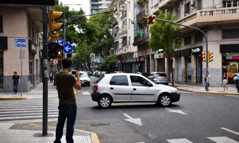 Ahora podrás denunciar infracciones de tránsito por WhatsApp