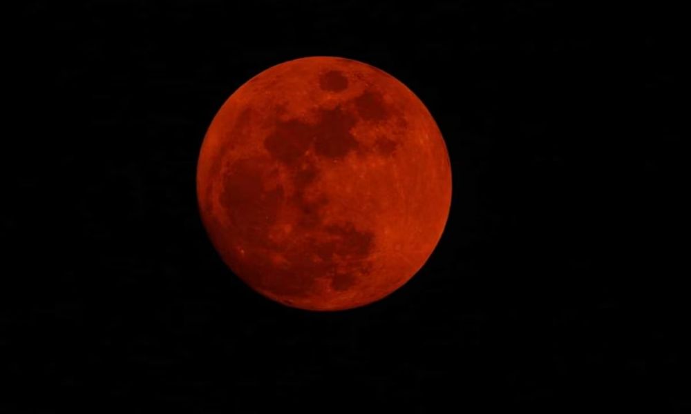 La «Luna de Sangre» iluminó el cielo