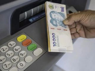 Estatales bonaerenses: Cuándo cobran el sueldo de junio y el medio aguinaldo
