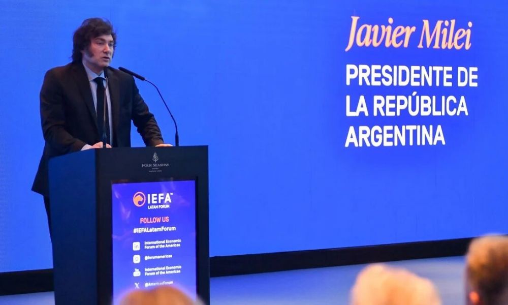  Milei anuncia la salida de 70 mil empleados estatales