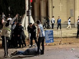 Prohibición inédita: La Justicia le impide asistir a los festejos de la final del Mundial tras agredir a un policía