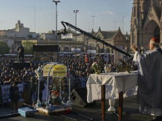 Misa en Luján: Poli pidió «que los gobernantes busquen ser instrumento de encuentro entre los argentinos»