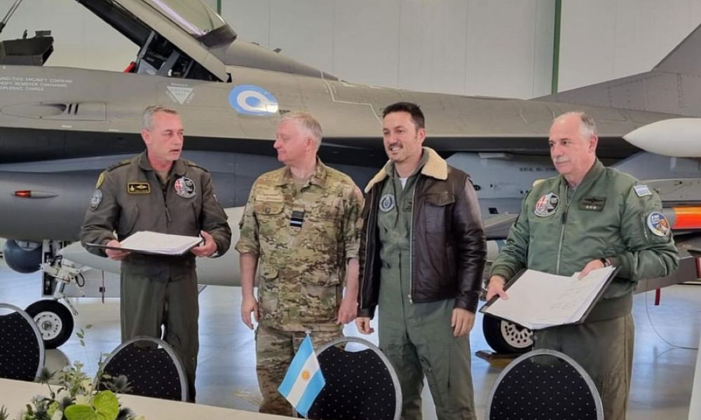 Compra de 24 aviones de caza