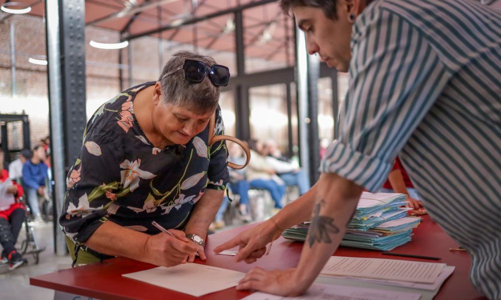 Hoy se firmaron 170 escrituras