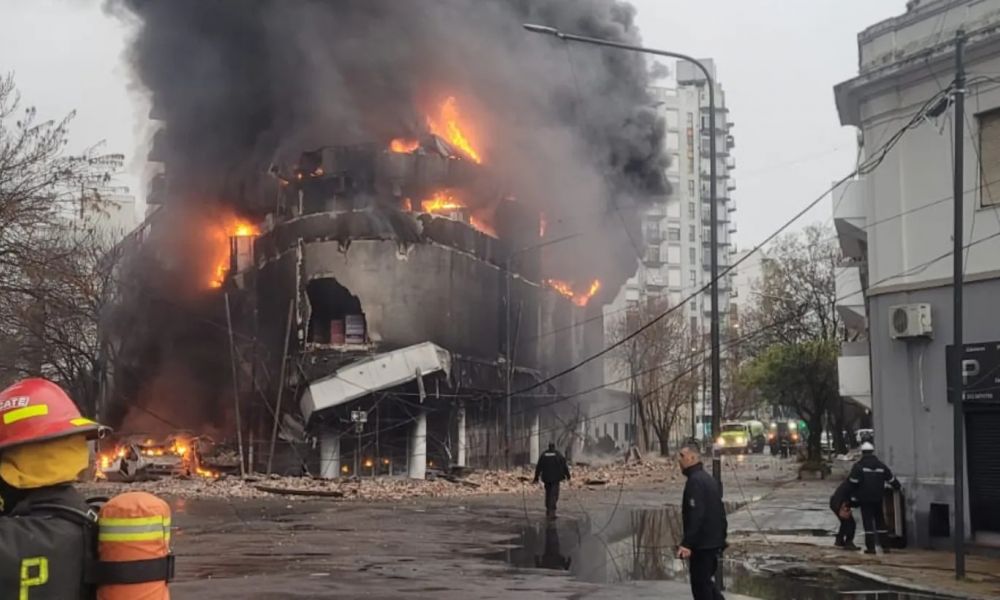 Incendio en depósito clandestino en el corazón de La Plata