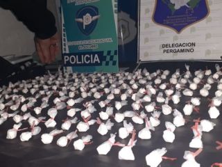 Pergamino: Dos hombres detenidos y 193 envoltorios de coca�na secuestrados