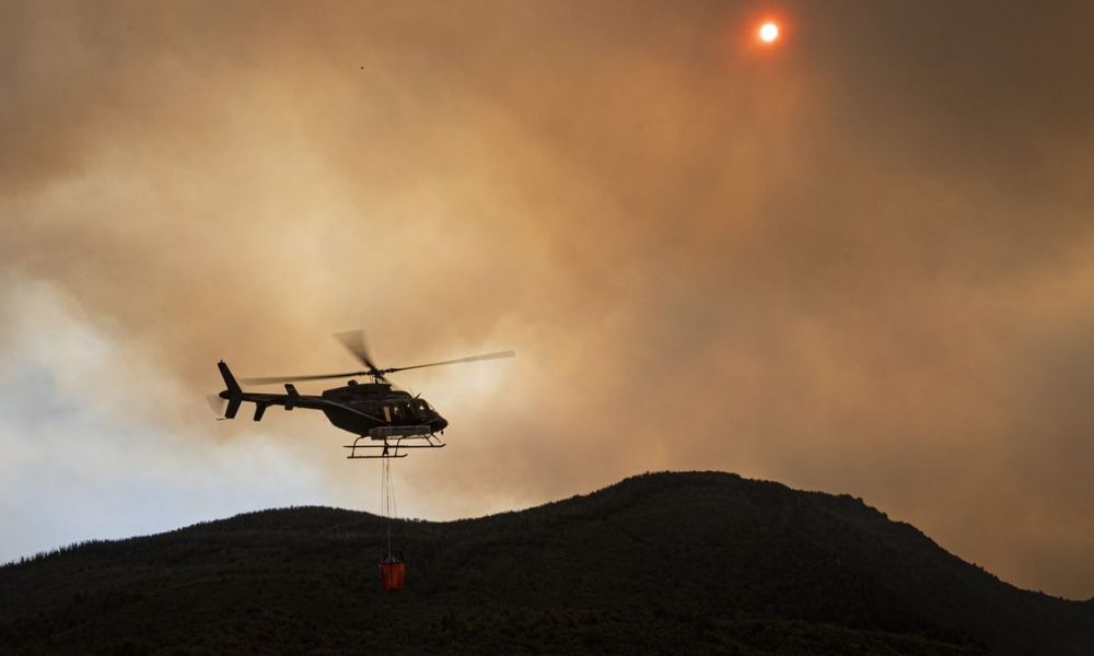 Cayó un helicóptero hidrante que combatía incendios